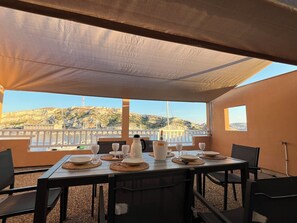 Outdoor dining - L'albatros (Marseille)