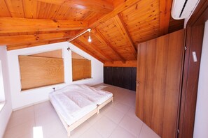Villa | 6 bedrooms, blackout drapes, free WiFi