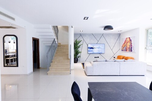 HaSharon Tranquil Villa by Sea N' Rent