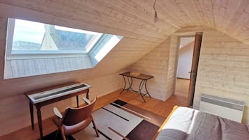 3 bedrooms, free WiFi, bed sheets