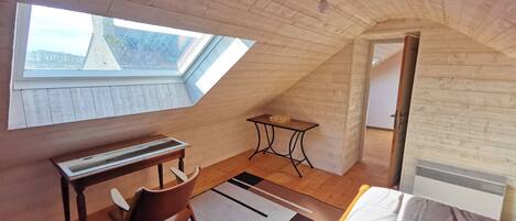 3 chambres, accĂšs au Wi-Fi (inclus), literie fournie