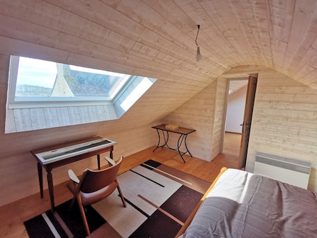 3 chambres, Wi-Fi gratuit, draps fournis. Chambres dans maison plein centre de Guidel
