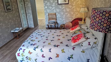 3 bedrooms, free WiFi, bed sheets