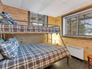 3 chambres, lit de bébé portatif, Wi-Fi, literie fournie