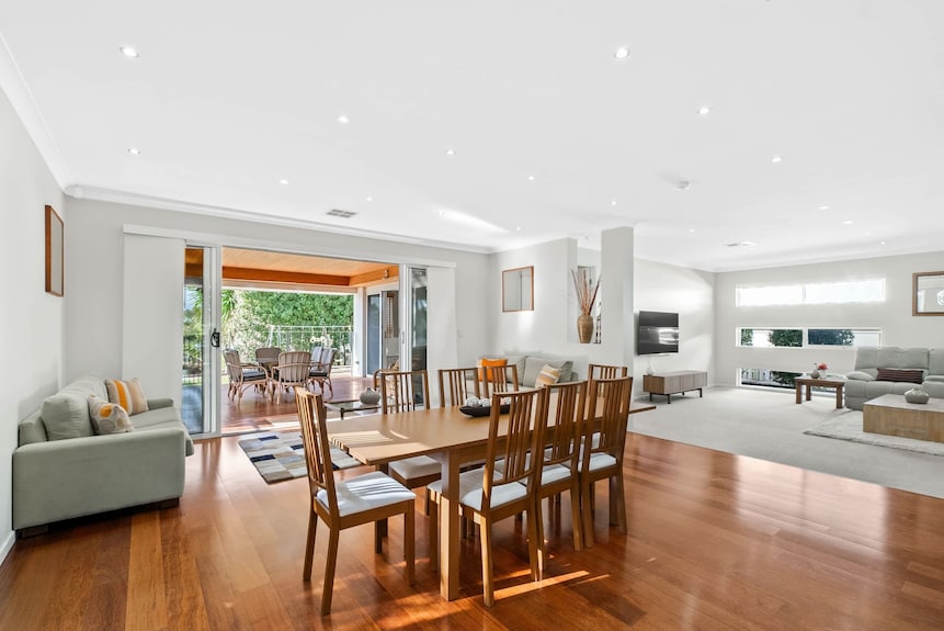 Coaster By Khove - Gold Coast