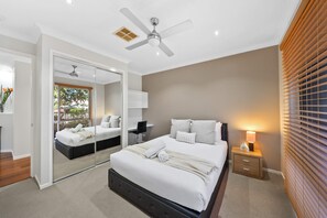 5 chambres, fer et planche Ă repasser, Wi-Fi, draps fournis