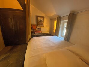 3 室のベッドルーム、WiFi、ベッドシーツ