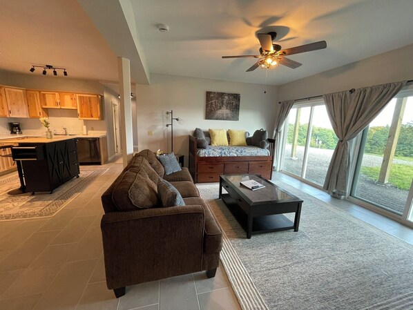 Smart TV - Cooperstown Double Play Lodge Unit B Near HOF (Cooperstown)