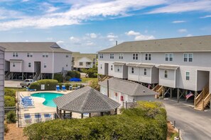 Exterior - Shangri La - 2BR Turtle Cove Townhouse Near Pool (Surf City)
