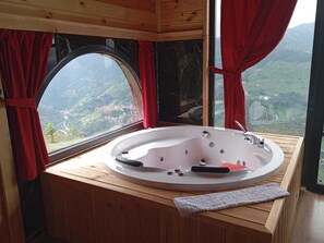 Bañera de hidromasaje privada