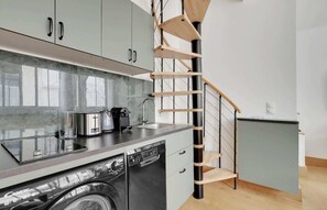 Interior - A Lovely Duplex in Montmartre (Paris)