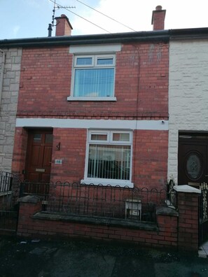 Exterior - Máire Toiréasa: cosy Gaeltacht Quarter Property (Belfast)