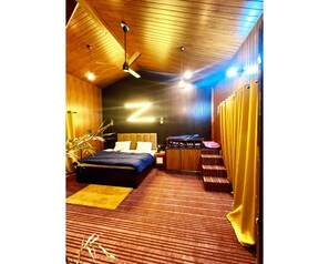 Super Deluxe Room With Balcony | 1 bedroom, desk, laptop workspace, soundproofing