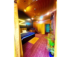 Super Deluxe Room With Balcony | Desk, laptop workspace, soundproofing, free WiFi