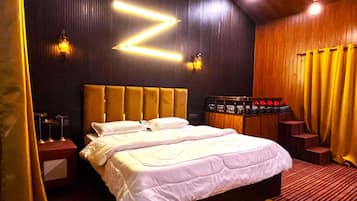 Super Deluxe Room With Balcony | Desk, laptop workspace, soundproofing, free WiFi