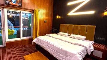 Työpöytä, kannettavalle tietokoneelle sopiva työtila, äänieristys