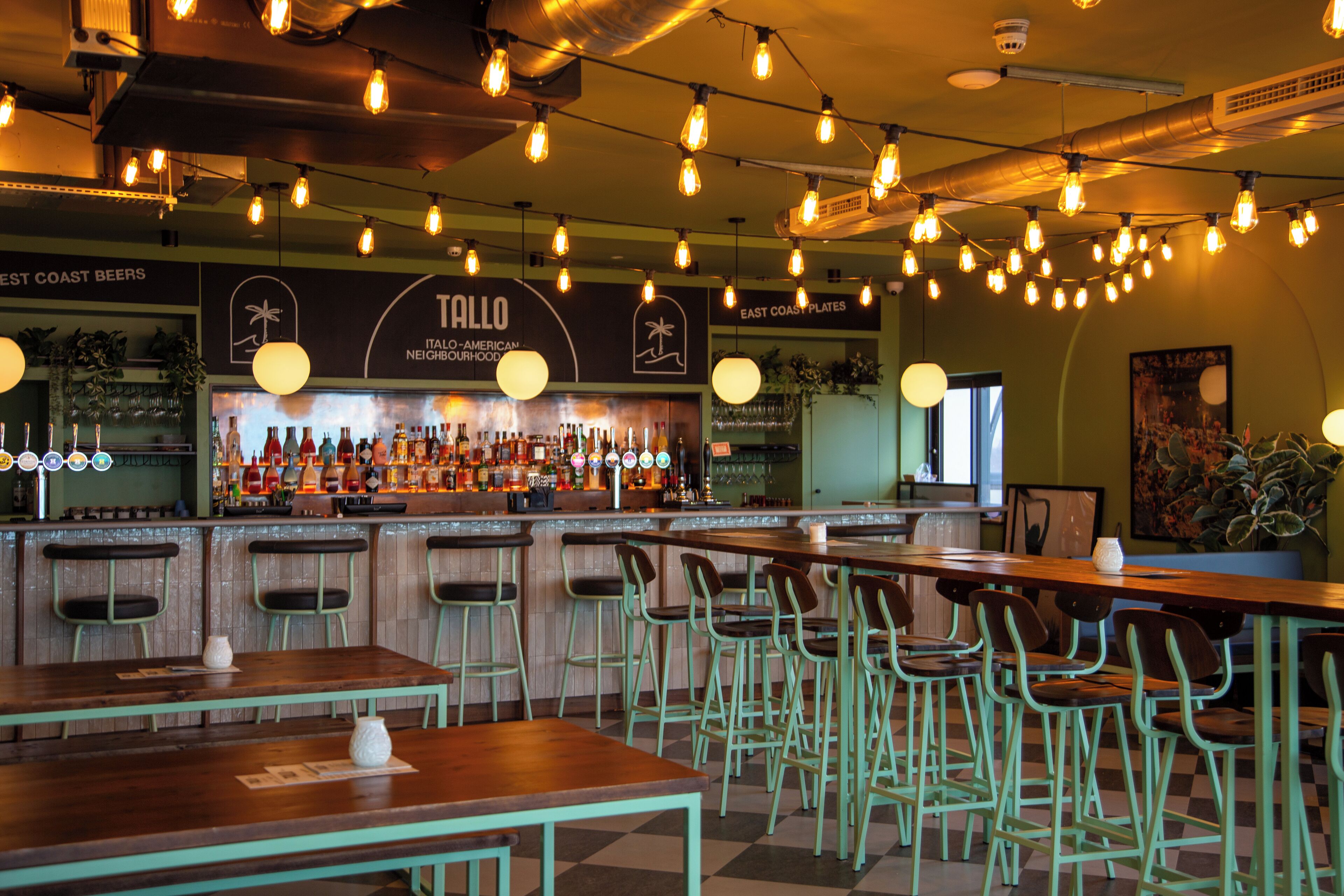 Breakfast, lunch and brunch served