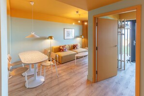 Accessible Large Studio Ocean View | Fer et planche à repasser, Wi-Fi gratuit