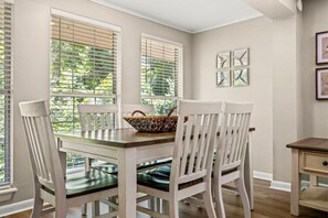 Dining - A Stone's Throw: DogFriendly •WalkToTown •HotTub (Gatlinburg)