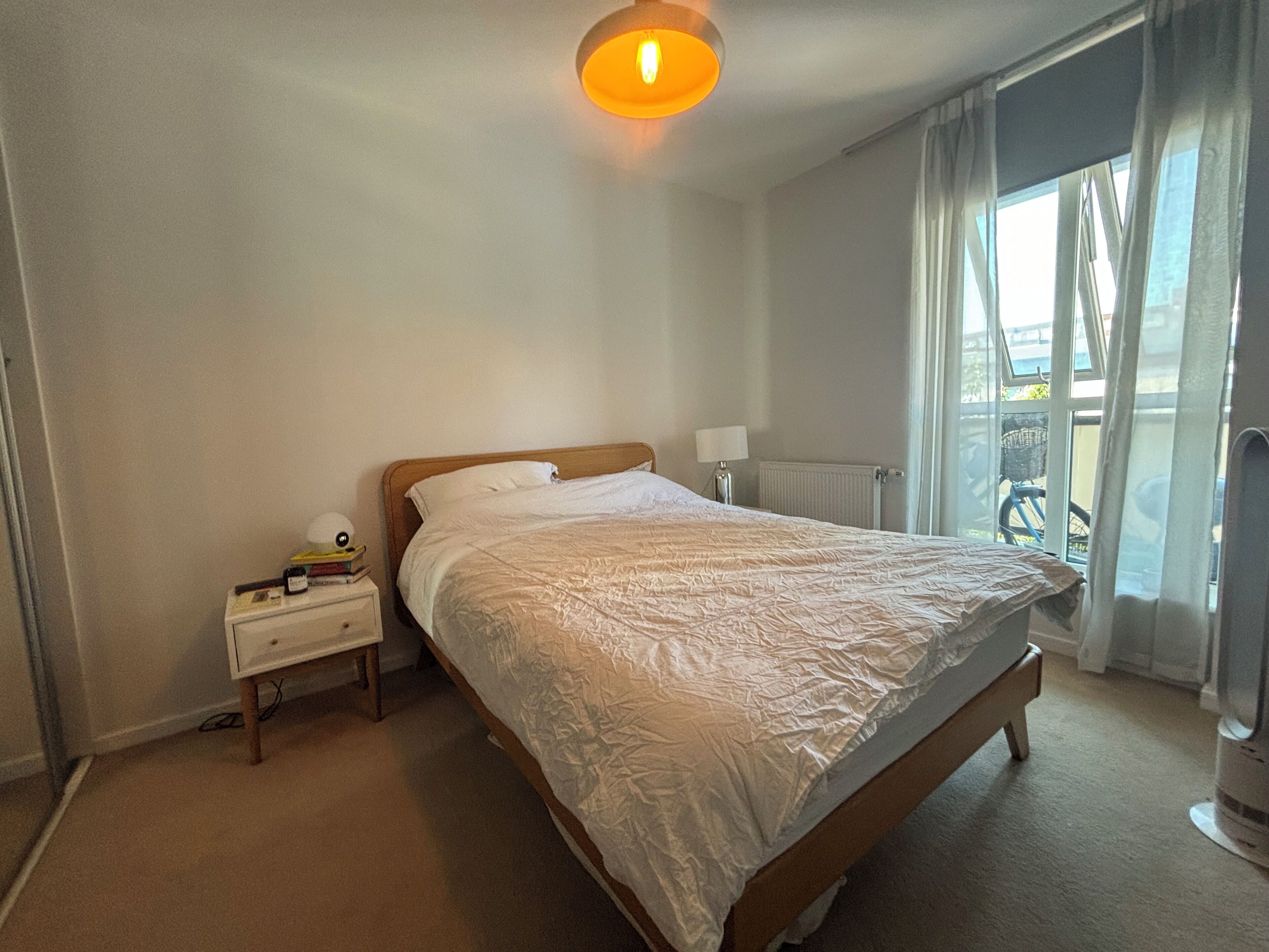 2 bedrooms, internet, bed sheets