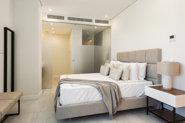 3 chambres, fer et planche à repasser, Wi-Fi gratuit, draps fournis