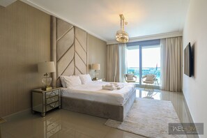 Deluxe Apartment, Balcony, City View - WelHome - Luxury Apt in Downtown with Burj Khalifa & Fountain View (Dubai)
