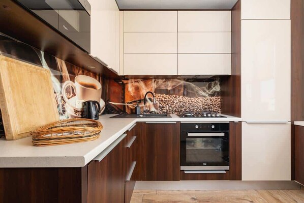 Fridge, microwave, oven, stovetop