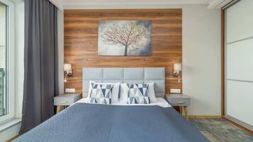 1 dormitorio, tabla de planchar con plancha, wifi y ropa de cama