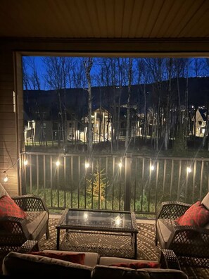 Property grounds - The Gabriel, minutes to the village /free shuttle (Mont-Tremblant)