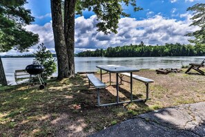 Outdoor dining - Stepaway Vacation Rentals- Crazy Loon Lodge (St.Germain)