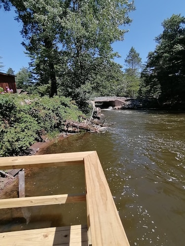 Stepaway Vacation Rentals- Dave's Landing