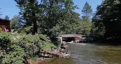 Stepaway Vacation Rentals- Dave's Landing