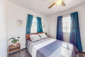 1 bedroom, iron/ironing board, WiFi, bed sheets - Charming house in amazing Albuquerque with WiFi, AC (Albuquerque)
