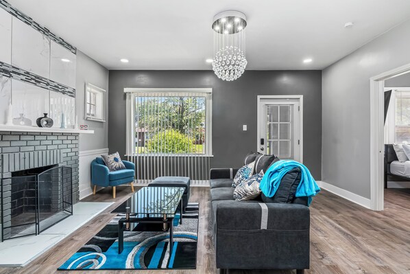 TV connectée, cheminée, jeux vidéo