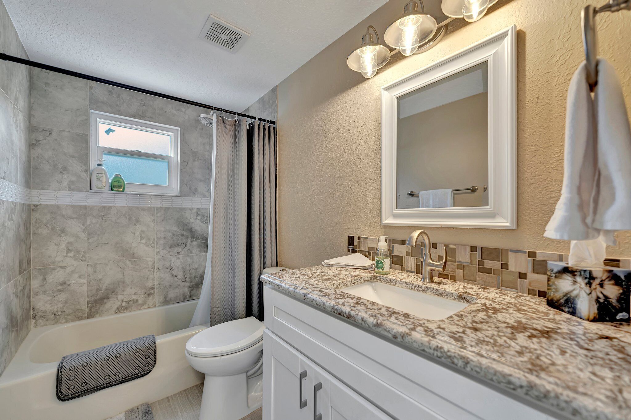 مستلزمات مجانية للعناية الشخصية، مناشف، صابون، شامبو