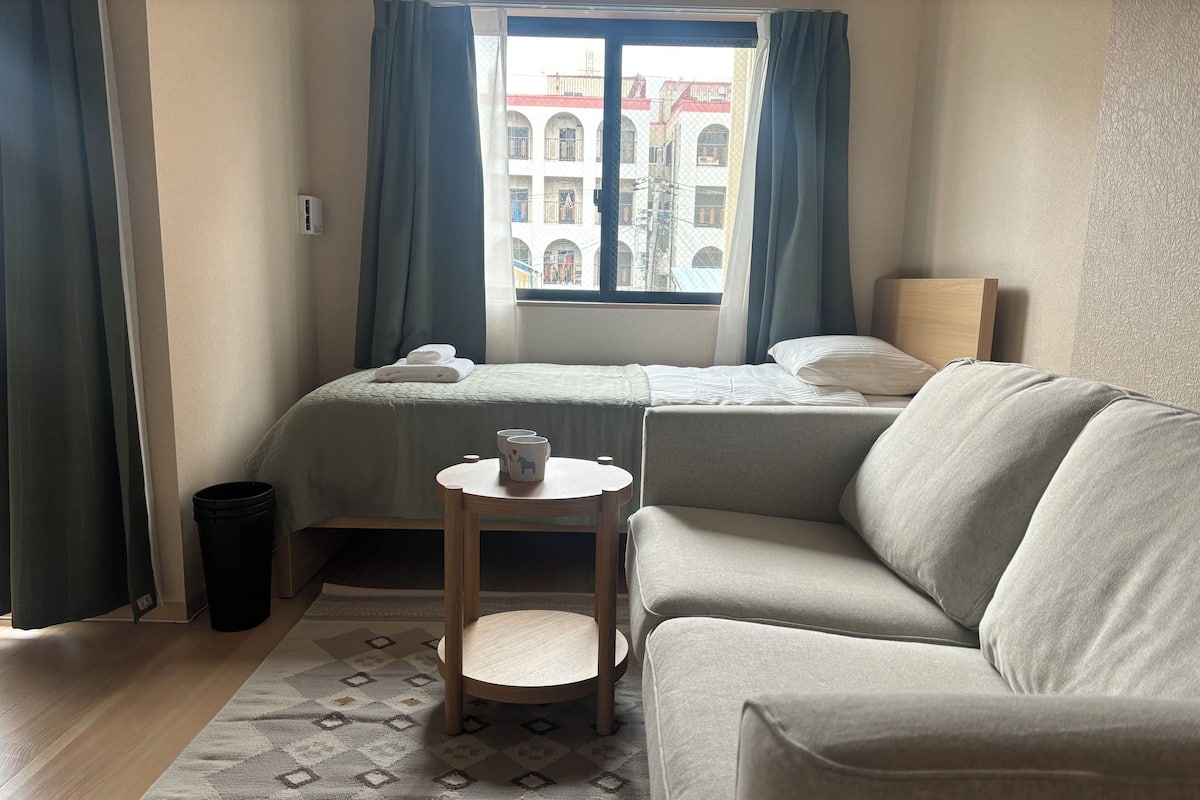 Laptopgeeigneter Arbeitsplatz, schallisolierte Zimmer, kostenloses WLAN
