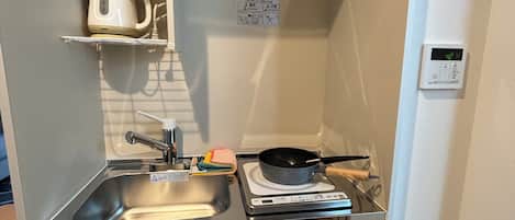 Comfort Double Room, Balcony | Private kitchen | Fridge, microwave, stovetop, electric kettle