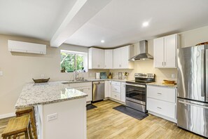 House (4 Bedrooms) | Interior - Waterfront Escape in Cub Run w/ Deck & Hot Tub! (Cub Run)