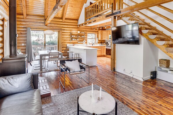 House (3 Bedrooms) | Living area | Flat-screen TV