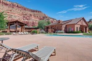 Interior - Gorgeous Kanab Home: Canyon Views & Pool Access! (Kanab)