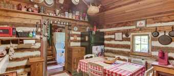 Ferrum Rustic Cabin in the Valley w/ Fire Pit