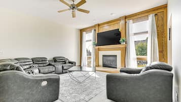 House (3 Bedrooms) | Front of property