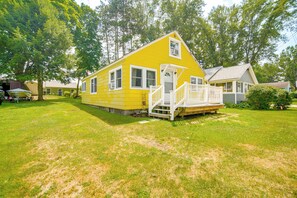 Cottage (3 Bedrooms) | Interior - Steps to Lake + Public Boat Ramp: Edinboro Cottage (Edinboro)