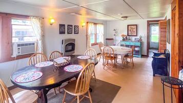 Cottage (3 Bedrooms) | Interior