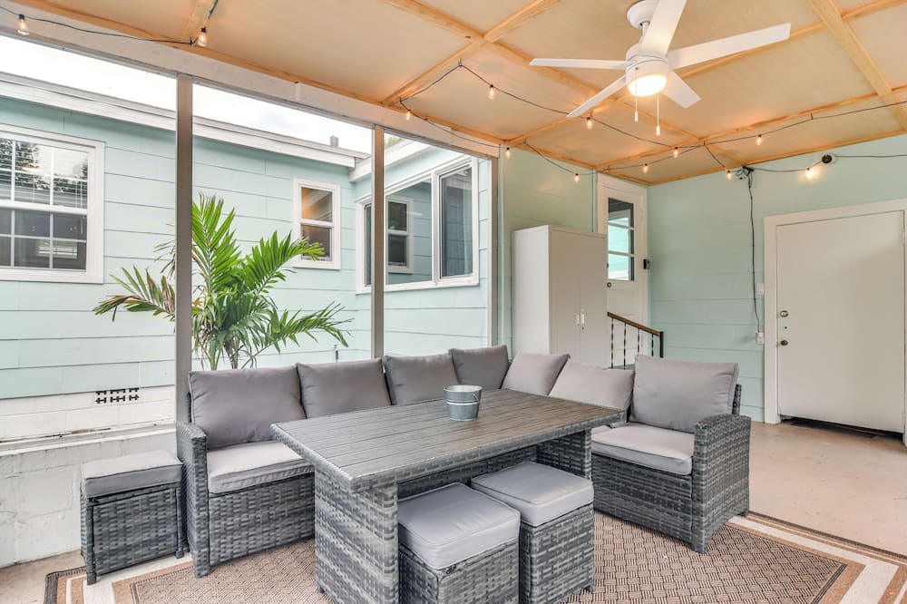 Pinellas Park Home: Swim, Golf, Grill & More! - Saint Petersburg, FL