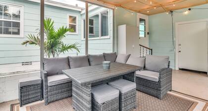 Pinellas Park Home: Swim, Golf, Grill & More!