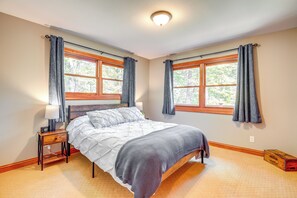 Interior - Rhinelander Chain of Lakes Home w/ River Dock! (Rhinelander)