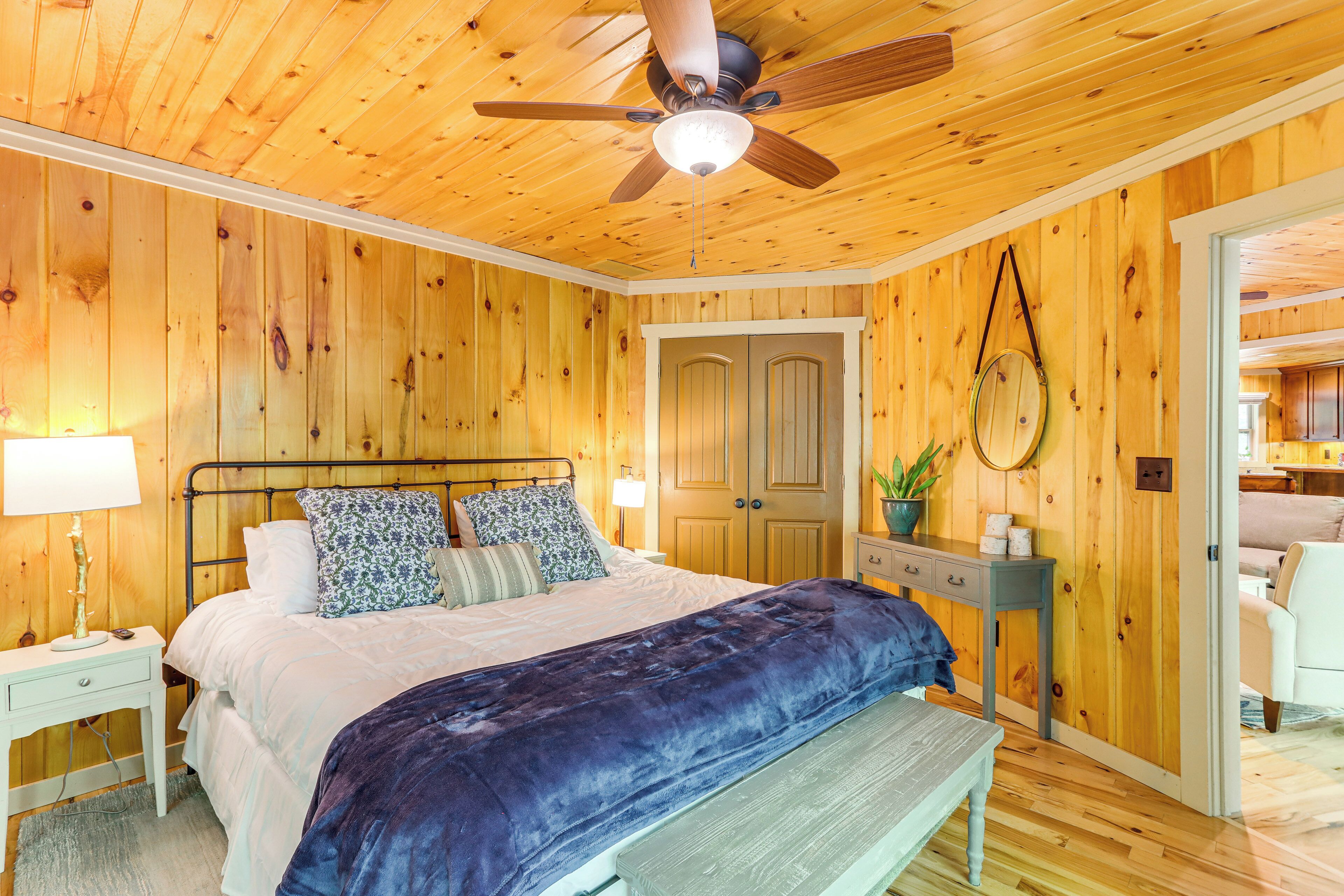 House (2 Bedrooms) | Interior