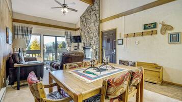 Apartment (2 Bedrooms) | Front of property