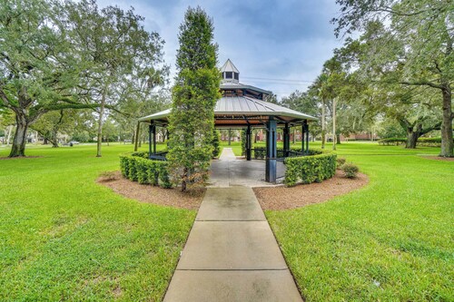 Half-mi to Riverwalk: Charming Sanford Retreat!